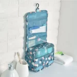 Trousse de toilette femme à suspendre 6