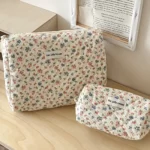 Trousse de toilette tissu matelassé 6
